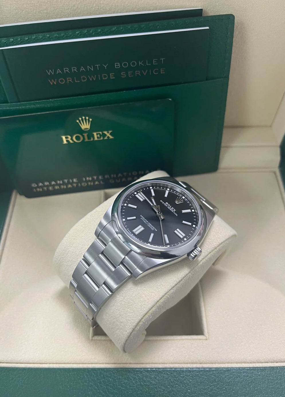 ROLEX OYSTER PERPETUAL BLACK DIAL