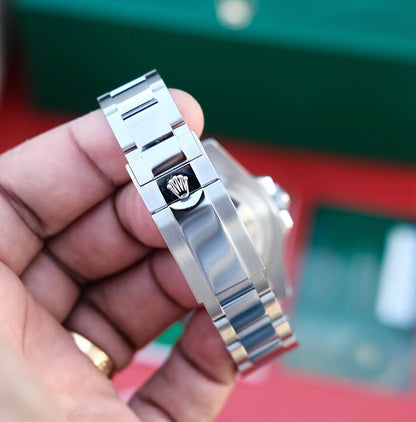 ROLEX GMT MASTER II OYSTER PEPSI