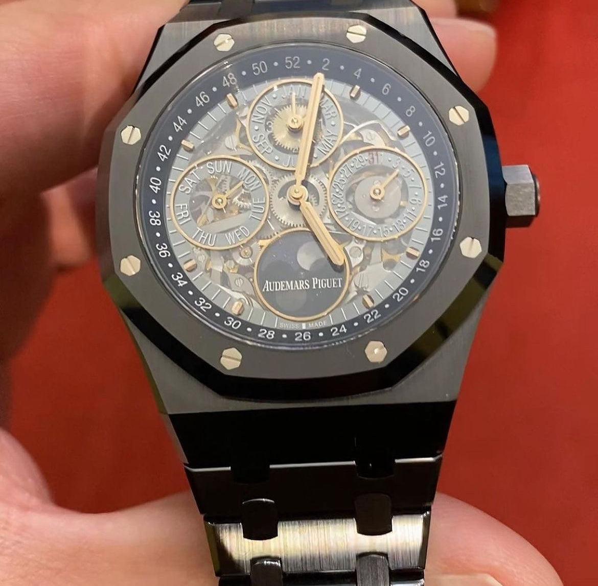 AUDERMARS PIGUET ROYAL OAK "SKELETON" BLACK